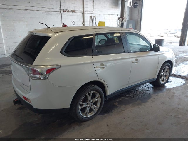 2014 MITSUBISHI OUTLANDER JA4AZ3A3XEZ014487 Photo 3