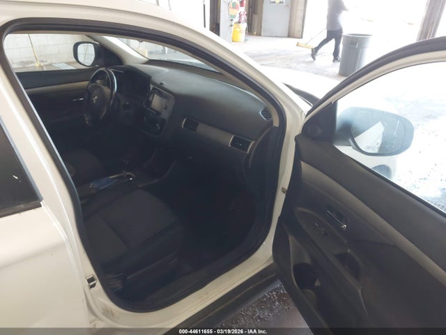2014 MITSUBISHI OUTLANDER JA4AZ3A3XEZ014487 Photo 4