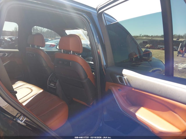 44611733 :رقم المزاد ، 5UXCR6C0XN9M04684 vin ، 2022 Bmw X5 Xdrive40i مزاد بيع