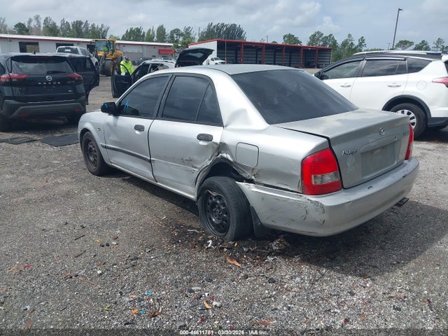 44611781 :رقم المزاد ، JM1BJ225320633217 vin ، 2002 Mazda Protege Dx/es/lx مزاد بيع