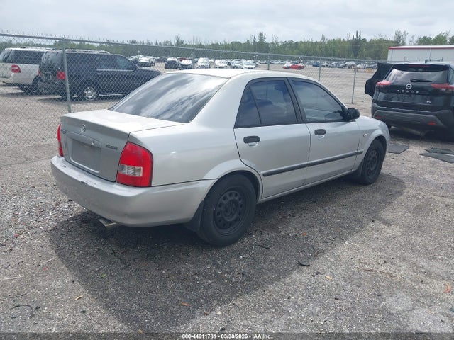 44611781 :رقم المزاد ، JM1BJ225320633217 vin ، 2002 Mazda Protege Dx/es/lx مزاد بيع