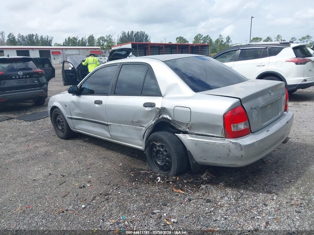 44611781 :رقم المزاد ، JM1BJ225320633217 vin ، 2002 Mazda Protege Dx/es/lx مزاد بيع
