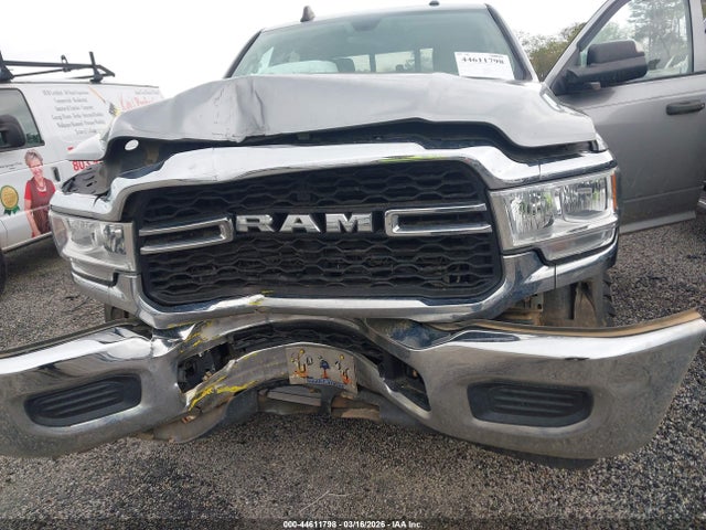 44611798 :رقم المزاد ، 3C6UR5CL0KG683740 vin ، 2019 Ram 2500 Tradesman  4x4 6'4 Box مزاد بيع