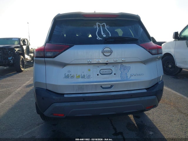 5N1BT3BB8NC685785 Nissan Rogue Sv Intelligent Awd