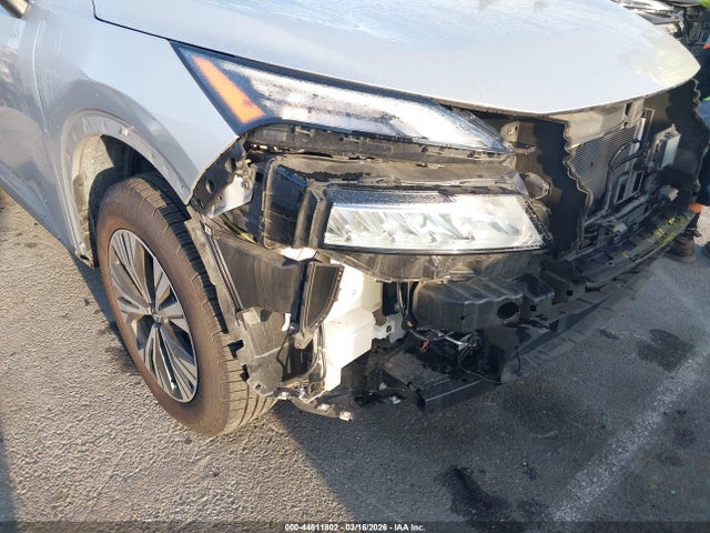5N1BT3BB8NC685785 Nissan Rogue Sv Intelligent Awd