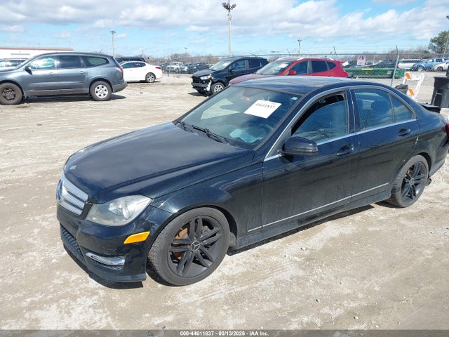 2012 MERCEDES-BENZ C 300 WDDGF8BB2CR208994 Photo 1