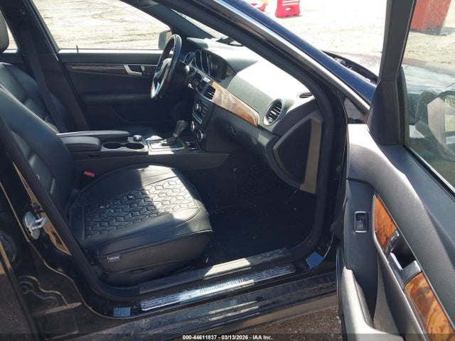 2012 MERCEDES-BENZ C 300 WDDGF8BB2CR208994 Photo 4