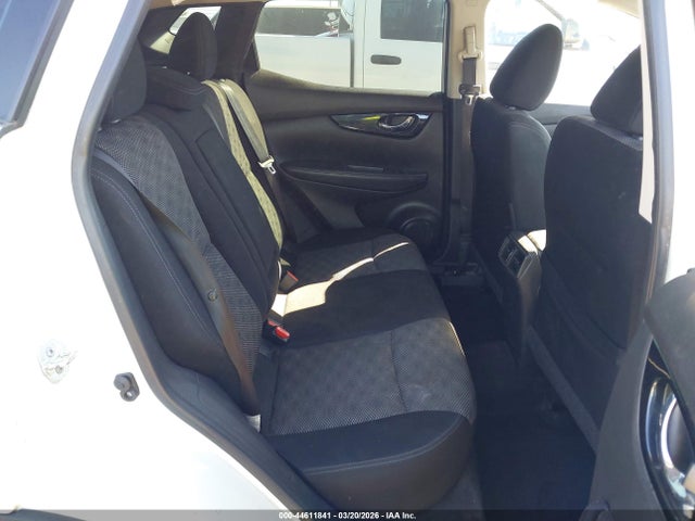 JN1BJ1CP1HW008155 Nissan Rogue Sport Sv