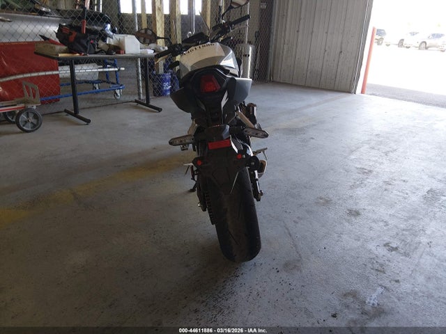 MLHRH1651R5000448 Honda Cb650 R