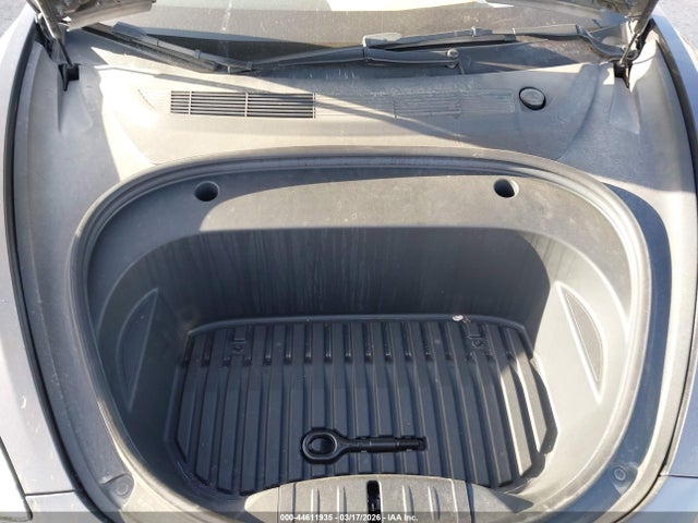 44611935 :رقم المزاد ، 5YJ3E1EB0NF118105 vin ، 2022 Tesla Model 3 Long Range Dual Motor All-wheel Drive مزاد بيع