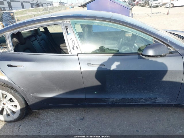 44611935 :رقم المزاد ، 5YJ3E1EB0NF118105 vin ، 2022 Tesla Model 3 Long Range Dual Motor All-wheel Drive مزاد بيع