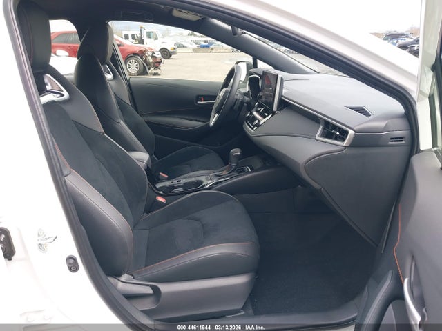 JTND4MBE6T3258320 Toyota COROLLA SE