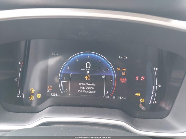 JTND4MBE6T3258320 Toyota COROLLA SE