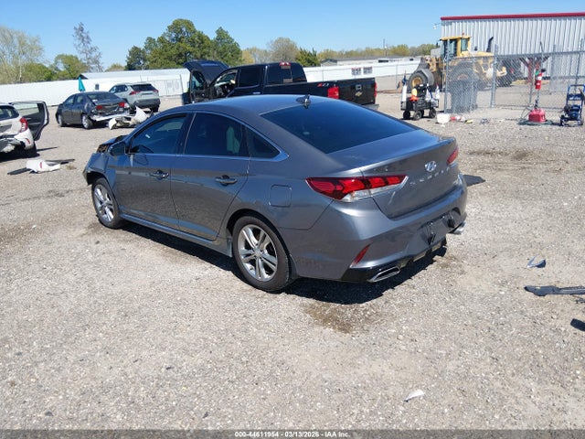 2019 HYUNDAI SONATA 5NPE34AF0KH820169 Photo 2