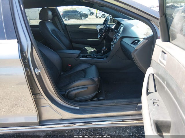 2019 HYUNDAI SONATA 5NPE34AF0KH820169 Photo 4