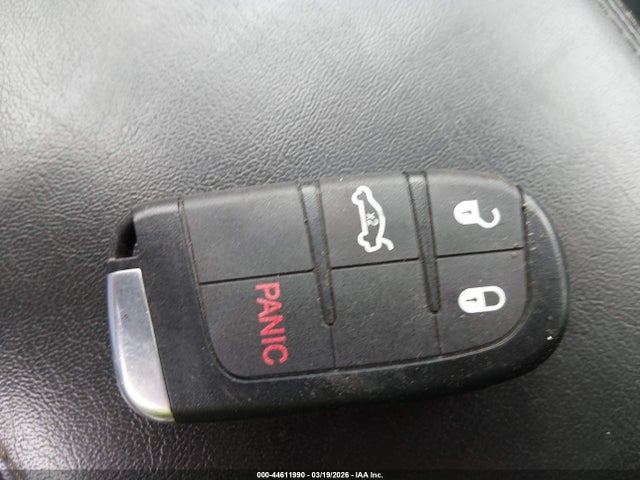 Продажа на аукционе авто 2015 Chrysler 200 C, vin: 1C3CCCCG3FN514312, номер лота: 44611990