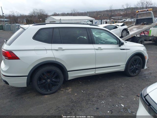 44612128 :رقم المزاد ، 3VV8B7AX0NM083968 vin ، 2022 Volkswagen Tiguan 2.0t Se R-line Black مزاد بيع