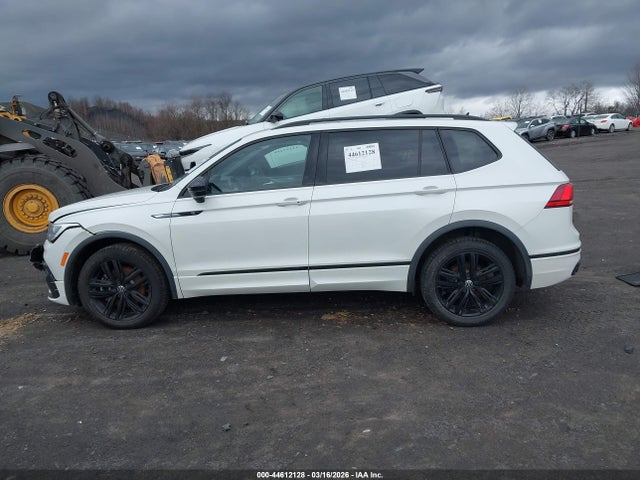 44612128 :رقم المزاد ، 3VV8B7AX0NM083968 vin ، 2022 Volkswagen Tiguan 2.0t Se R-line Black مزاد بيع