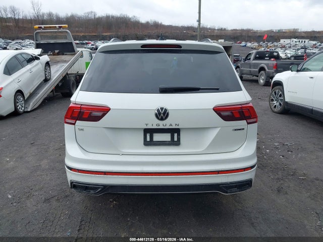 44612128 :رقم المزاد ، 3VV8B7AX0NM083968 vin ، 2022 Volkswagen Tiguan 2.0t Se R-line Black مزاد بيع