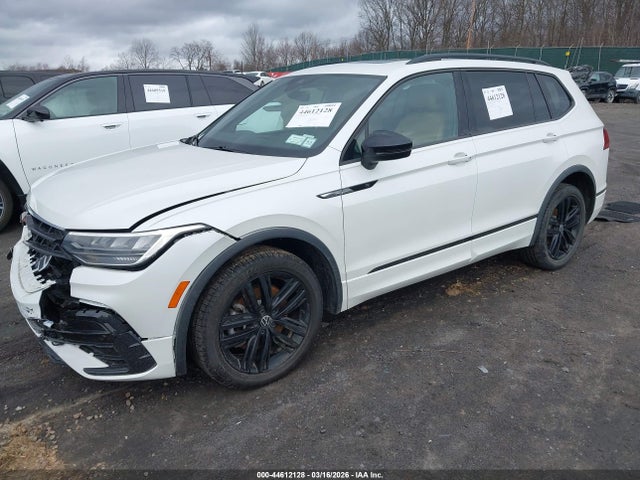 44612128 :رقم المزاد ، 3VV8B7AX0NM083968 vin ، 2022 Volkswagen Tiguan 2.0t Se R-line Black مزاد بيع