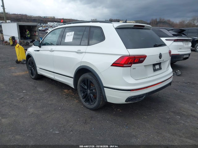 44612128 :رقم المزاد ، 3VV8B7AX0NM083968 vin ، 2022 Volkswagen Tiguan 2.0t Se R-line Black مزاد بيع