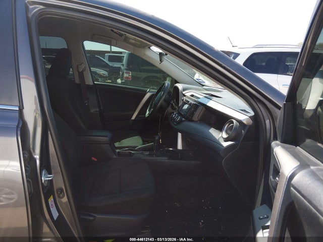 2018 Toyota Rav4 Le მანქანა იყიდება აუქციონზე, vin: JTMZFREV7JJ150441, აუქციონის ნომერი: 44612143