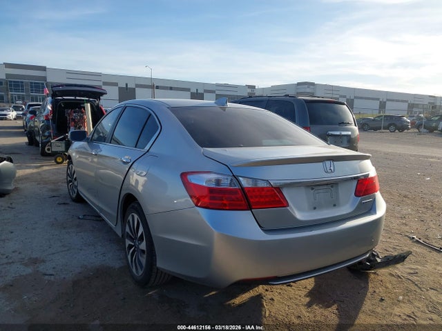 2015 Honda Accord Hybrid მანქანა იყიდება აუქციონზე, vin: 1HGCR6F38FA003451, აუქციონის ნომერი: 44612156