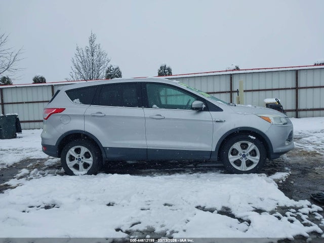 1FMCU9GX0GUC81272 Ford ESCAPE SE