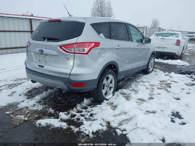 1FMCU9GX0GUC81272 Ford ESCAPE SE