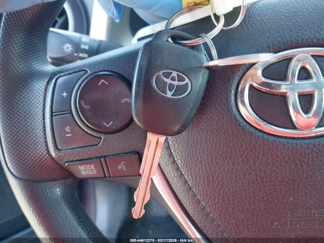 2T3ZFREV8JW445789 Toyota RAV4 LE
