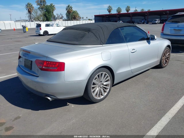 2011 Audi A5 2.0t Premium მანქანა იყიდება აუქციონზე, vin: WAULFAFH3BN012743, აუქციონის ნომერი: 44612332