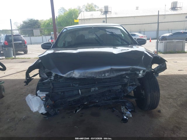 3N1AB7AP0KY395196 Nissan SENTRA SV