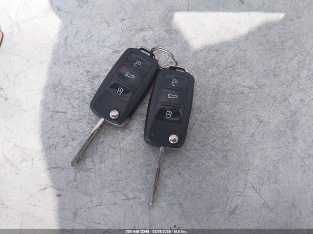 44612349 :رقم المزاد ، 1VWAP7A30DC127785 vin ، 2013 Volkswagen Passat S مزاد بيع