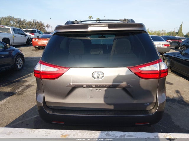 5TDKK3DC1FS660207 Toyota Sienna Le 8 Passenger
