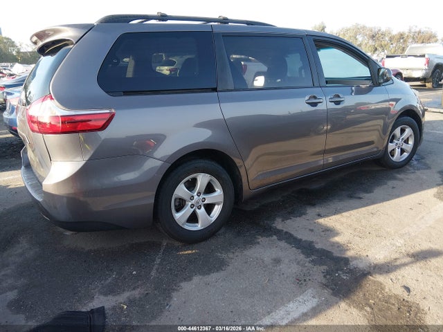 5TDKK3DC1FS660207 Toyota Sienna Le 8 Passenger