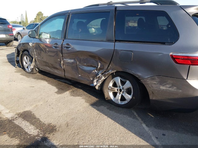 5TDKK3DC1FS660207 Toyota Sienna Le 8 Passenger