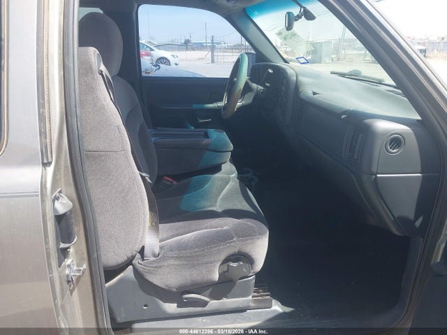44612396 :رقم المزاد ، 2GTEC19V421143378 vin ، 2002 Gmc Sierra 1500 Sle مزاد بيع