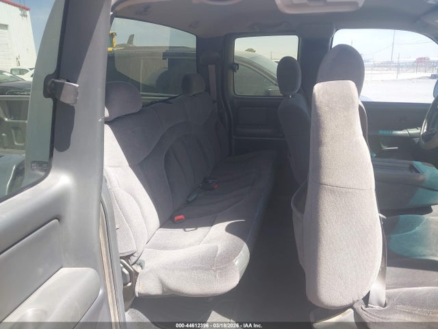 44612396 :رقم المزاد ، 2GTEC19V421143378 vin ، 2002 Gmc Sierra 1500 Sle مزاد بيع