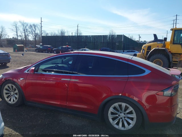 Tesla Model X 60d/70d/75d/90d/p100d 2016 5YJXCBE20GF013287 Image 14