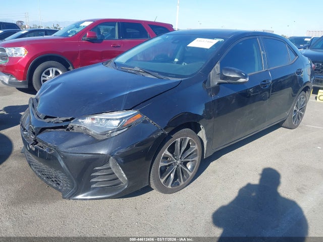 Toyota COROLLA SE 2018 5YFBURHE0JP827019 Image 2