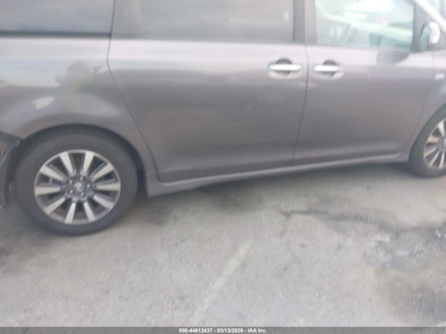 5TDDZ3DC4KS220643 Toyota Sienna Limited Premium 7 Passenger