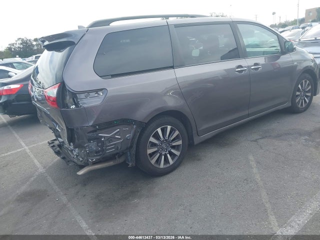 2019 TOYOTA SIENNA 5TDDZ3DC4KS220643 Photo 3
