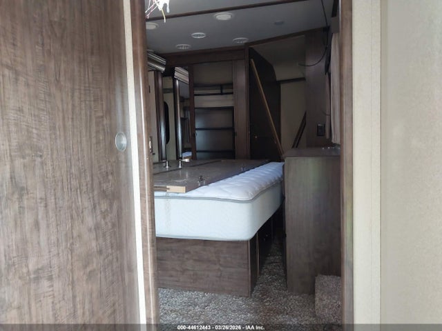 Grand Design Other 2018 573FS4329J1109151 Image 7