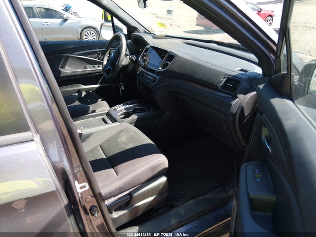 5FNYF8H21MB001770 Honda Passport Awd Sport
