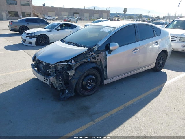 Toyota Prius Two 2015 JTDKN3DU8F1879274 Image 2