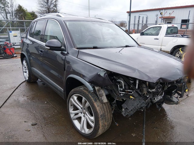 2016 VOLKSWAGEN TIGUAN WVGAV7AX9GW589563