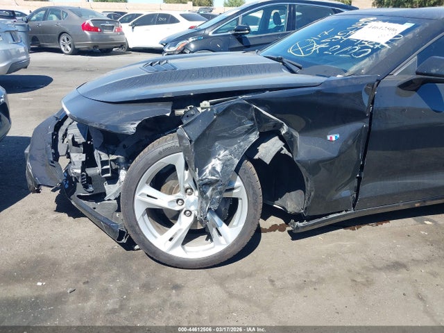 2019 CHEVROLET CAMARO 1G1FH1R74K0104396 Photo 5