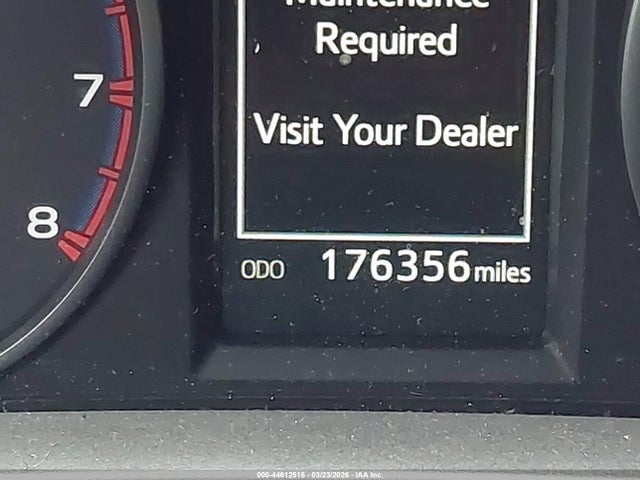 Toyota Rav4 Xle 2017 JTMRFREV0HJ704123 Image 16