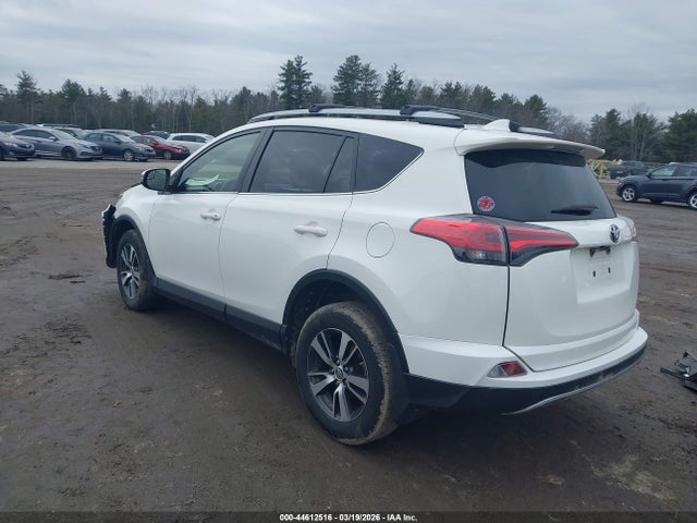 Toyota Rav4 Xle 2017 JTMRFREV0HJ704123 Image 3