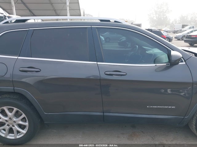 44612523 :رقم المزاد ، 1C4PJLCS4HW578945 vin ، 2017 Jeep Cherokee Latitude Fwd مزاد بيع